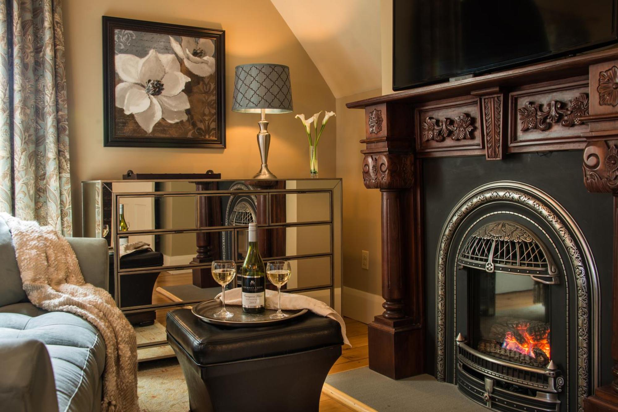 Gothic Eves Inn And Spa Bed And Breakfast Trumansburg Экстерьер фото