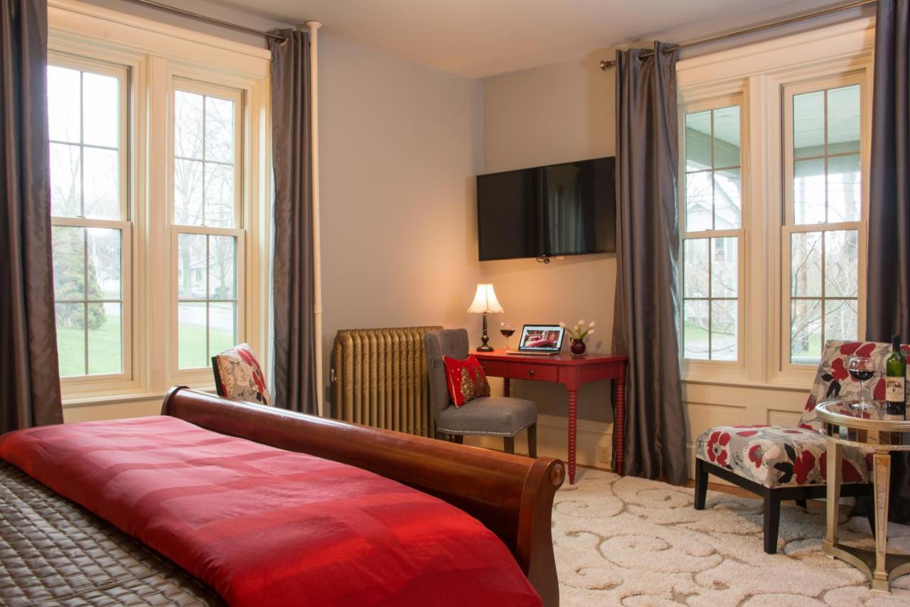Gothic Eves Inn And Spa Bed And Breakfast Trumansburg Экстерьер фото